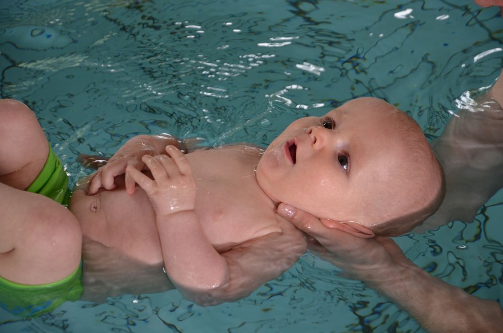 Babyschwimmen bei Heidi Steinacher